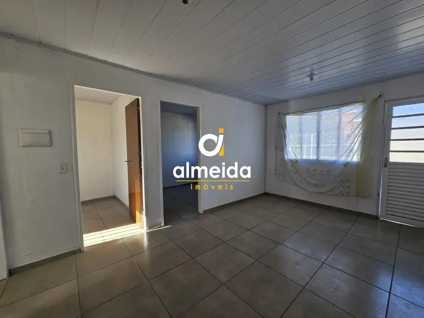 Foto 8 de Casa com 2 quartos à venda, 40m2 em Diácono João Luiz Pozzobon, Santa Maria - RS