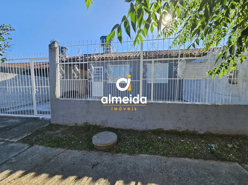 Foto 2 de Casa com 2 quartos à venda, 40m2 em Diácono João Luiz Pozzobon, Santa Maria - RS