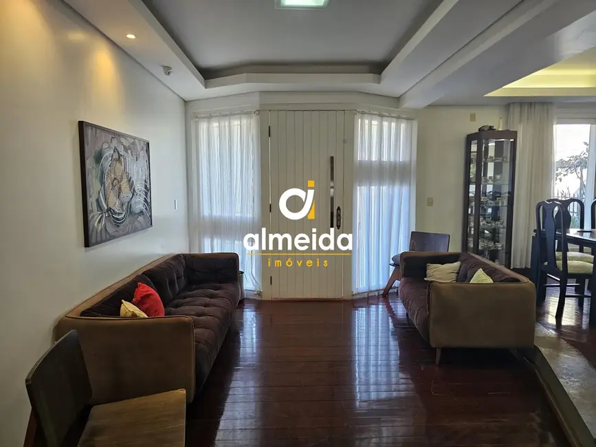 Foto 4 de Casa com 4 quartos à venda, 311m2 em Camobi, Santa Maria - RS