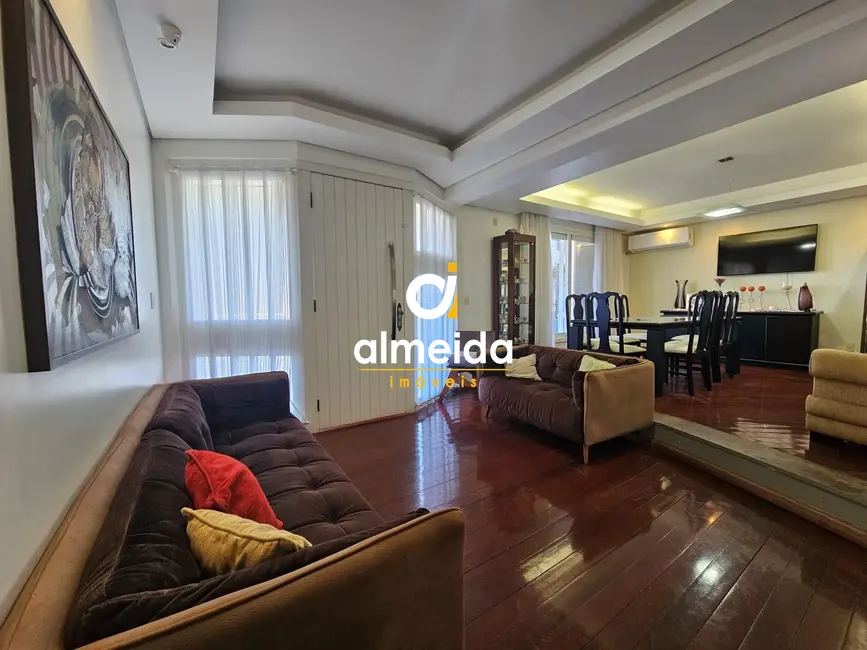 Foto 5 de Casa com 4 quartos à venda, 311m2 em Camobi, Santa Maria - RS