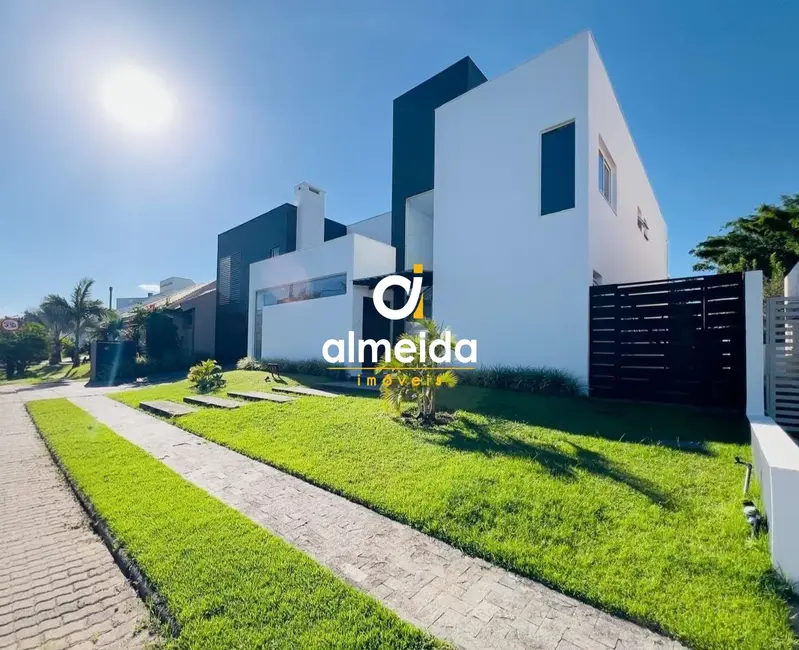 Casa com 4 quartos à venda, 450m2 em São José, Santa Maria - RS - imagem 2 Foto 2 de Casa com 4 quartos à venda, 450m2 em São José, Santa Maria - RS