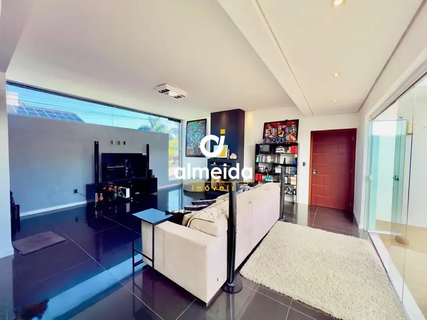 Casa com 4 quartos à venda, 450m2 em São José, Santa Maria - RS - imagem 5 Foto 5 de Casa com 4 quartos à venda, 450m2 em São José, Santa Maria - RS
