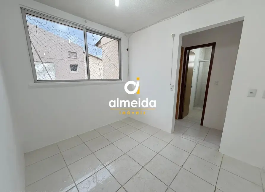 Foto 3 de Apartamento com 2 quartos para alugar, 44m2 em Nossa Senhora Medianeira, Santa Maria - RS