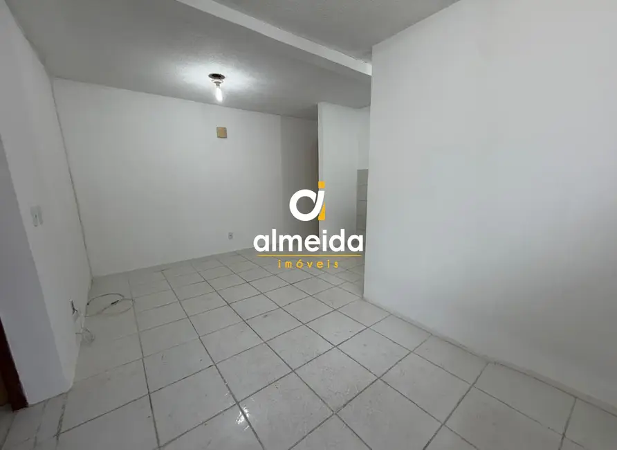 Foto 5 de Apartamento com 2 quartos para alugar, 44m2 em Nossa Senhora Medianeira, Santa Maria - RS