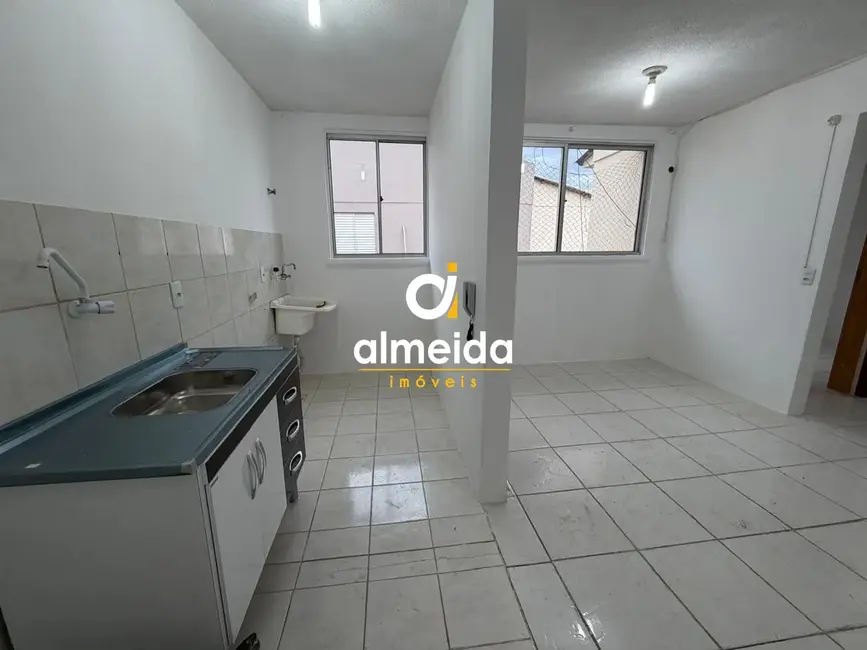 Foto 6 de Apartamento com 2 quartos para alugar, 44m2 em Nossa Senhora Medianeira, Santa Maria - RS