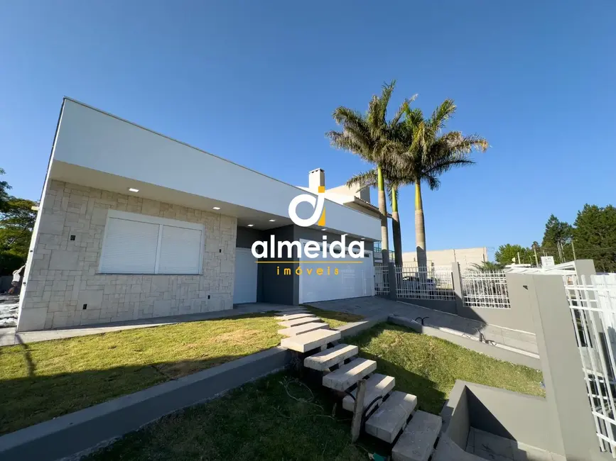 Foto 2 de Casa com 3 quartos à venda, 270m2 em Tomazetti, Santa Maria - RS