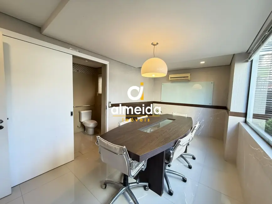 Sala Comercial com 7 quartos para alugar, 179m2 em Centro, Santa Maria - RS - imagem 4 Foto 4 de Sala Comercial com 7 quartos para alugar, 179m2 em Centro, Santa Maria - RS