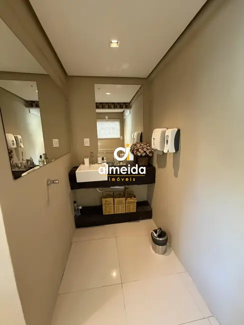 Sala Comercial com 7 quartos para alugar, 179m2 em Centro, Santa Maria - RS - imagem 6 Foto 6 de Sala Comercial com 7 quartos para alugar, 179m2 em Centro, Santa Maria - RS