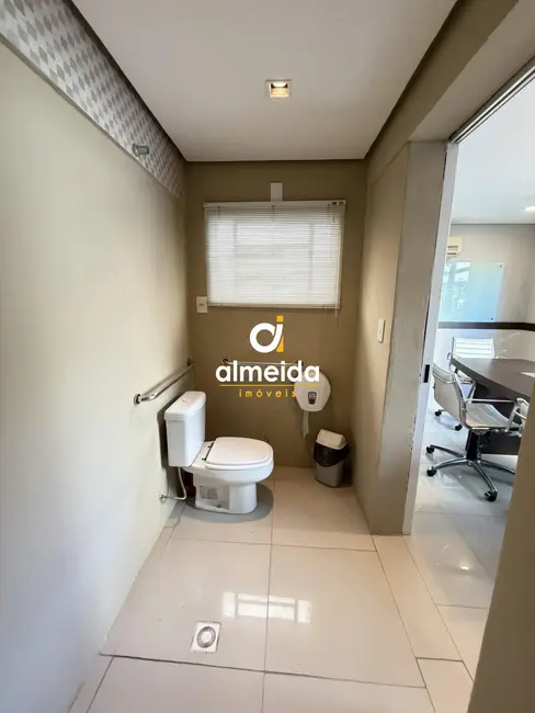 Sala Comercial com 7 quartos para alugar, 179m2 em Centro, Santa Maria - RS - imagem 7 Foto 7 de Sala Comercial com 7 quartos para alugar, 179m2 em Centro, Santa Maria - RS