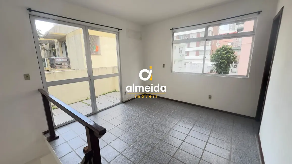 Foto 6 de Apartamento com 1 quarto à venda, 60m2 em Itararé, Santa Maria - RS