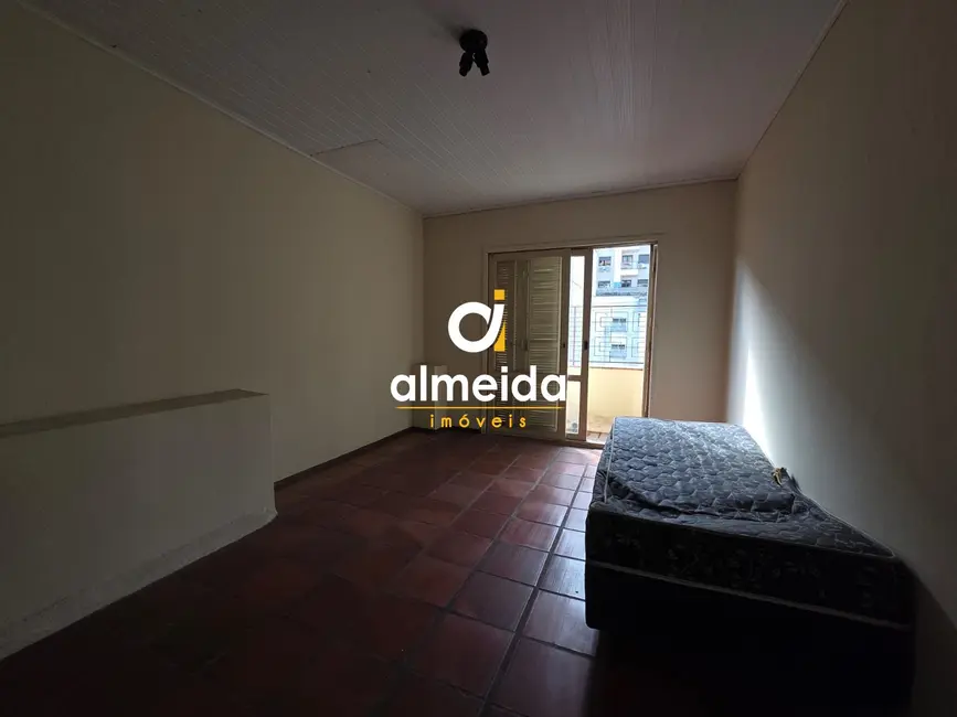 Apartamento com 8 quartos à venda, 150m2 em Centro, Santa Maria - RS - imagem 3 Foto 3 de Apartamento com 8 quartos à venda, 150m2 em Centro, Santa Maria - RS