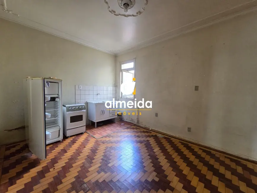Apartamento com 8 quartos à venda, 150m2 em Centro, Santa Maria - RS - imagem 7 Foto 7 de Apartamento com 8 quartos à venda, 150m2 em Centro, Santa Maria - RS