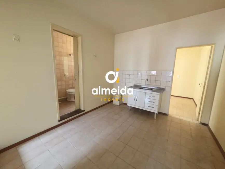 Apartamento com 8 quartos à venda, 150m2 em Centro, Santa Maria - RS - imagem 8 Foto 8 de Apartamento com 8 quartos à venda, 150m2 em Centro, Santa Maria - RS