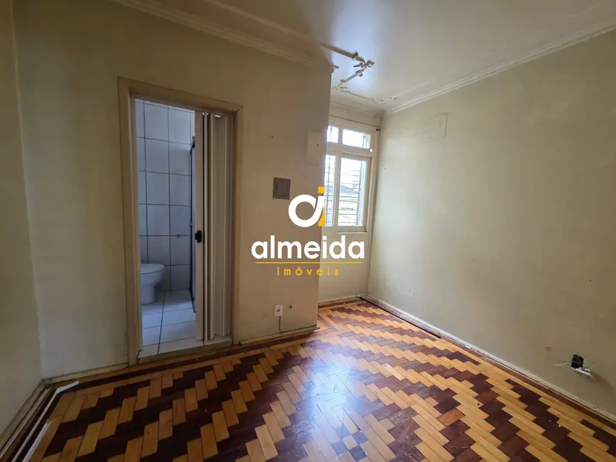 Apartamento com 8 quartos à venda, 150m2 em Centro, Santa Maria - RS - imagem 6 Foto 6 de Apartamento com 8 quartos à venda, 150m2 em Centro, Santa Maria - RS