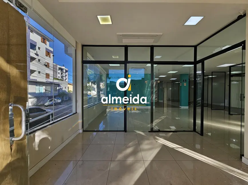 Sala Comercial com 3 quartos para alugar, 203m2 em Camobi, Santa Maria - RS - imagem 4 Foto 4 de Sala Comercial com 3 quartos para alugar, 203m2 em Camobi, Santa Maria - RS