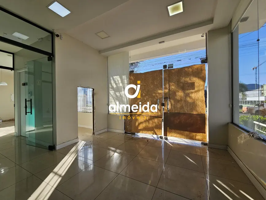 Sala Comercial com 3 quartos para alugar, 203m2 em Camobi, Santa Maria - RS - imagem 7 Foto 7 de Sala Comercial com 3 quartos para alugar, 203m2 em Camobi, Santa Maria - RS