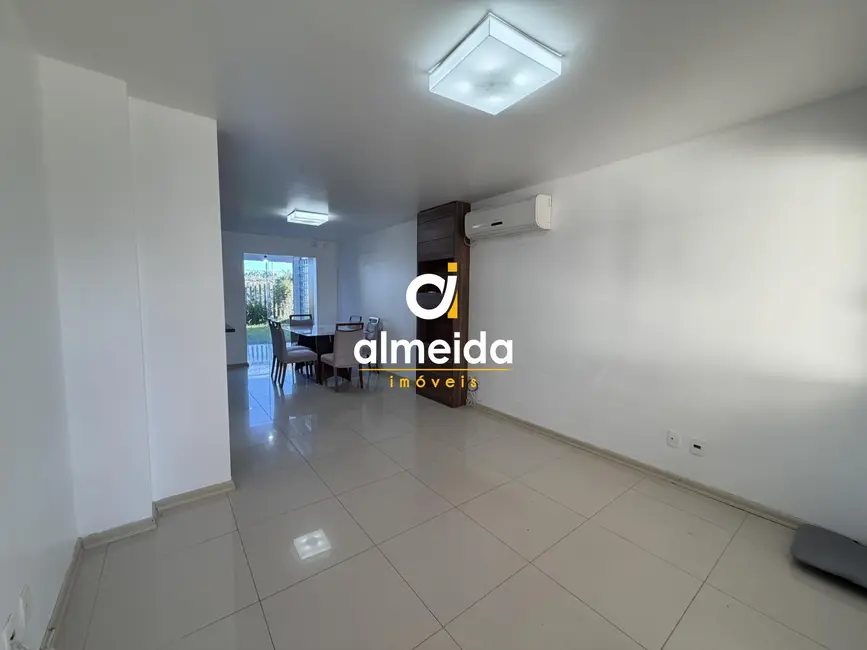 Foto 3 de Casa de Condomínio com 3 quartos para alugar, 162m2 em São José, Santa Maria - RS
