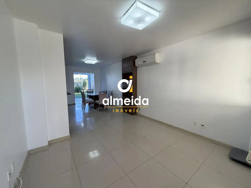 Foto 2 de Casa de Condomínio com 3 quartos para alugar, 162m2 em São José, Santa Maria - RS