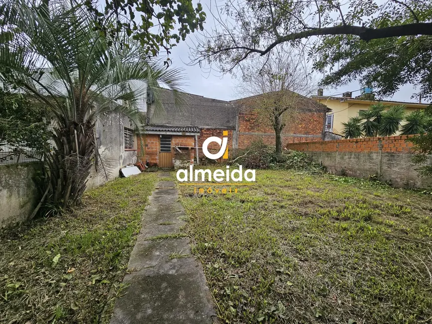 Foto 3 de Casa com 2 quartos à venda, 181m2 em Nossa Senhora do Perpétuo Socorro, Santa Maria - RS
