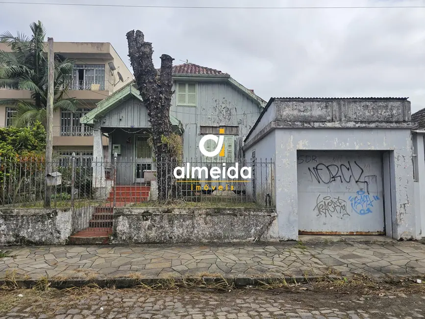 Foto 1 de Casa com 2 quartos à venda, 181m2 em Nossa Senhora do Perpétuo Socorro, Santa Maria - RS