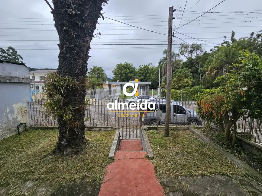 Foto 2 de Casa com 2 quartos à venda, 181m2 em Nossa Senhora do Perpétuo Socorro, Santa Maria - RS