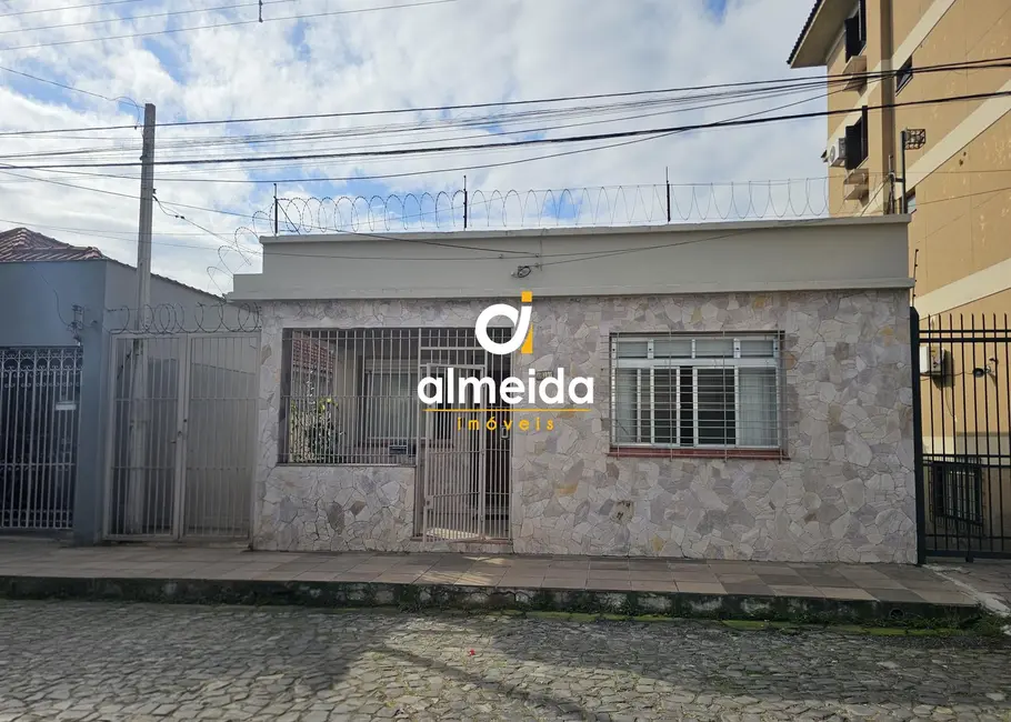 Foto 2 de Casa com 3 quartos à venda, 163m2 em Nossa Senhora do Rosário, Santa Maria - RS