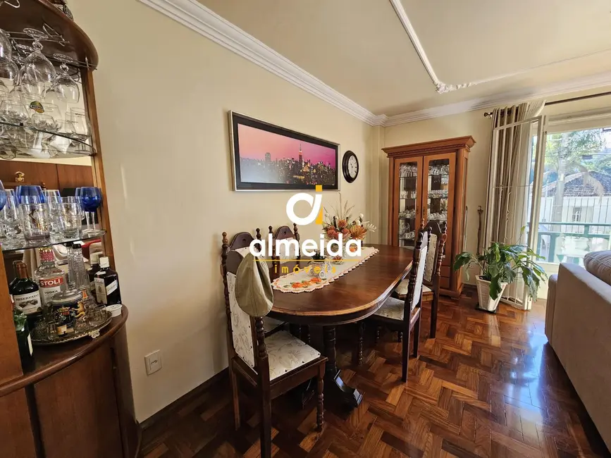 Apartamento com 3 quartos à venda, 142m2 em Nossa Senhora de Lourdes, Santa Maria - RS - imagem 6 Foto 6 de Apartamento com 3 quartos à venda, 142m2 em Nossa Senhora de Lourdes, Santa Maria - RS