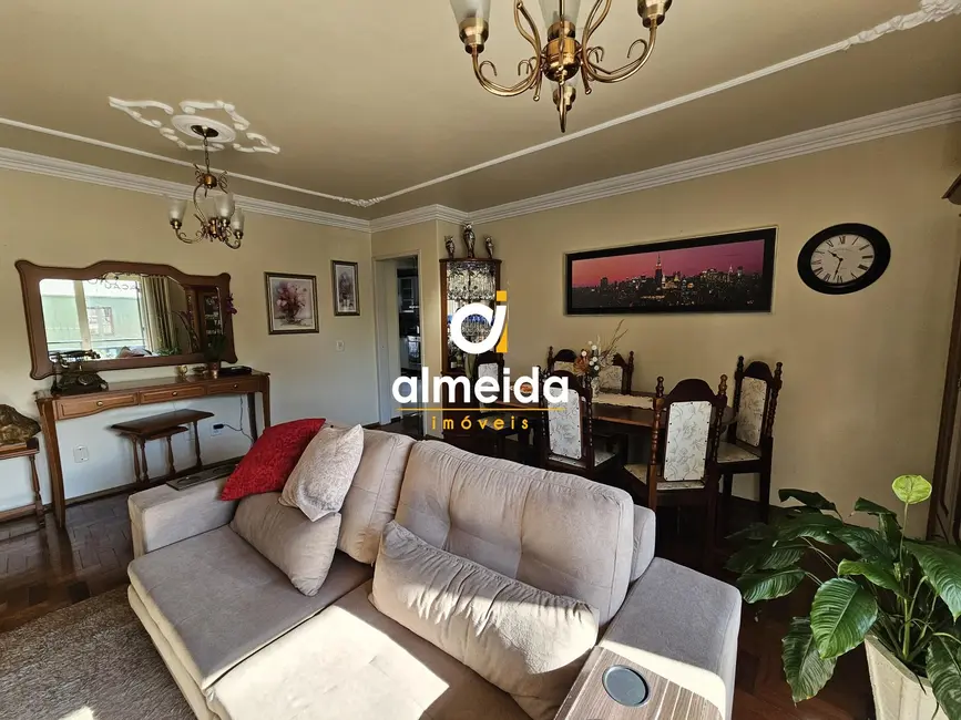 Apartamento com 3 quartos à venda, 142m2 em Nossa Senhora de Lourdes, Santa Maria - RS - imagem 8 Foto 8 de Apartamento com 3 quartos à venda, 142m2 em Nossa Senhora de Lourdes, Santa Maria - RS