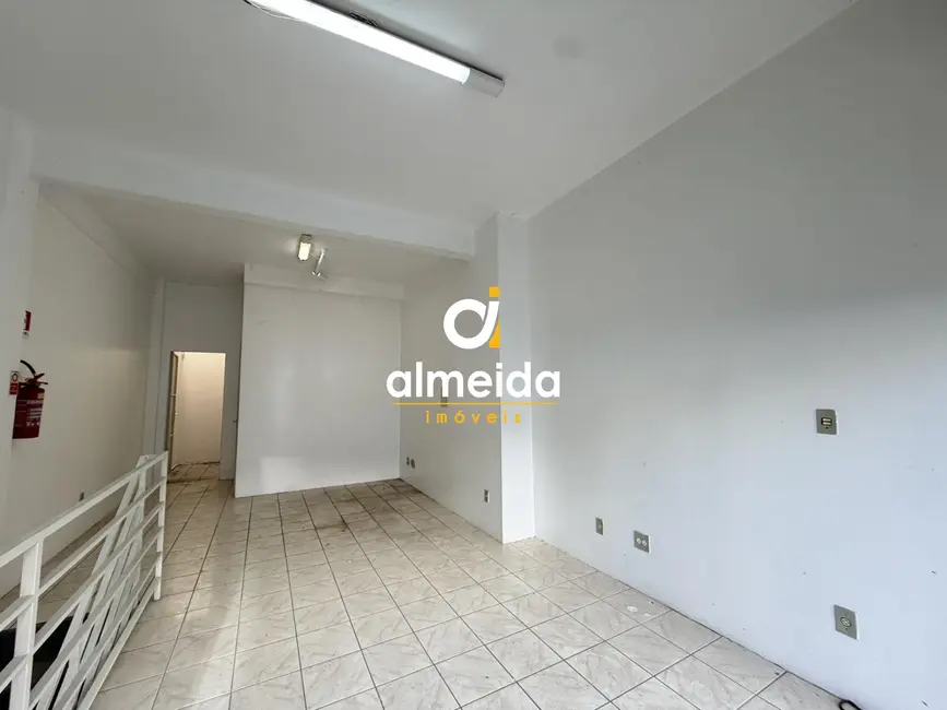 Foto 4 de Sala Comercial com 1 quarto para alugar, 75m2 em Centro, Santa Maria - RS