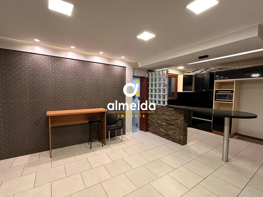 Casa com 4 quartos para alugar, 197m2 em Dom Antônio Reis, Santa Maria - RS - imagem 9 Foto 9 de Casa com 4 quartos para alugar, 197m2 em Dom Antônio Reis, Santa Maria - RS
