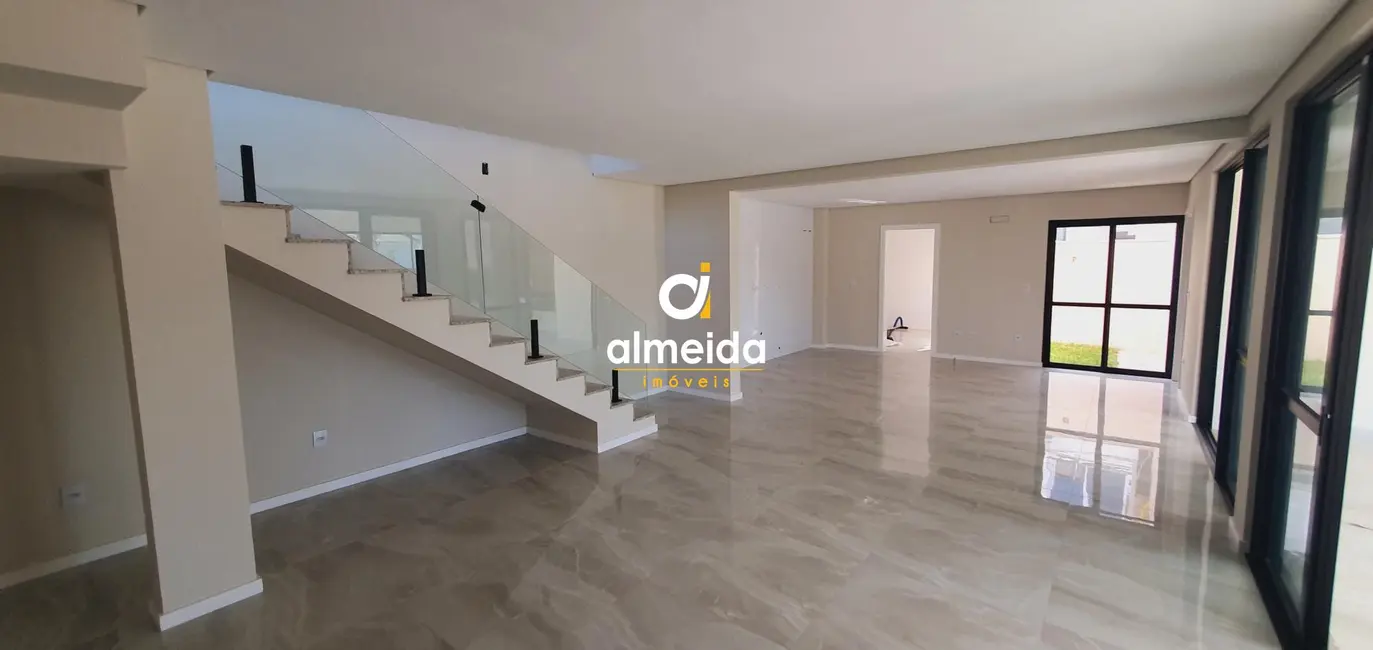 Foto 8 de Casa de Condomínio com 3 quartos à venda, 228m2 em São José, Santa Maria - RS