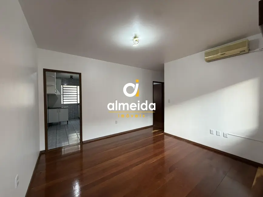 Foto 2 de Apartamento com 3 quartos à venda, 63m2 em Pinheiro Machado, Santa Maria - RS