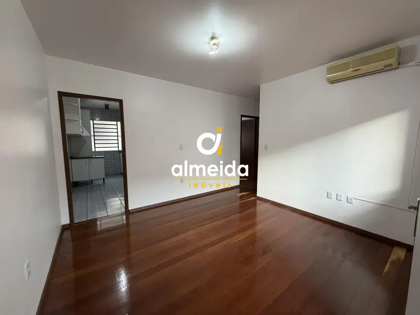 Foto 3 de Apartamento com 3 quartos à venda, 63m2 em Pinheiro Machado, Santa Maria - RS