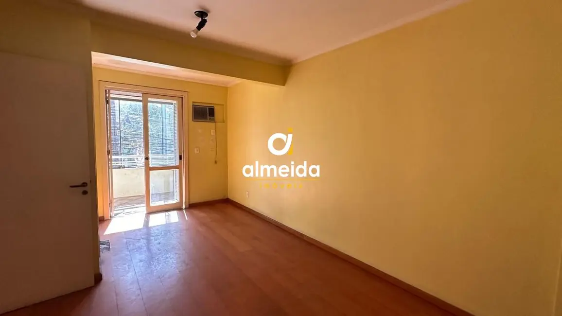 Apartamento com 3 quartos à venda, 106m2 em Centro, Santa Maria - RS - imagem 4 Foto 4 de Apartamento com 3 quartos à venda, 106m2 em Centro, Santa Maria - RS