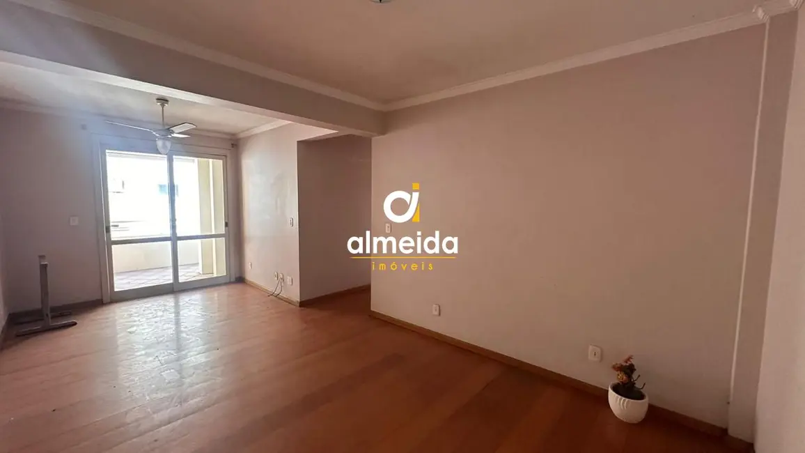 Apartamento com 3 quartos à venda, 106m2 em Centro, Santa Maria - RS - imagem 6 Foto 6 de Apartamento com 3 quartos à venda, 106m2 em Centro, Santa Maria - RS