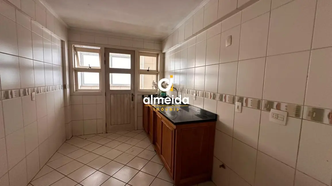 Apartamento com 3 quartos à venda, 106m2 em Centro, Santa Maria - RS - imagem 8 Foto 8 de Apartamento com 3 quartos à venda, 106m2 em Centro, Santa Maria - RS