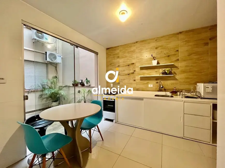 Apartamento com 2 quartos à venda, 91m2 em Centro, Santa Maria - RS - imagem 7 Foto 7 de Apartamento com 2 quartos à venda, 91m2 em Centro, Santa Maria - RS