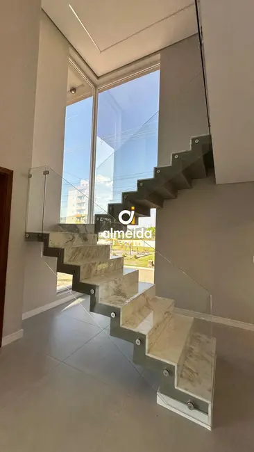 Casa de Condomínio com 4 quartos à venda, 215m2 em Camobi, Santa Maria - RS - imagem 6 Foto 6 de Casa de Condomínio com 4 quartos à venda, 215m2 em Camobi, Santa Maria - RS