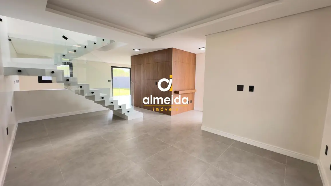 Casa com 3 quartos à venda, 204m2 em Camobi, Santa Maria - RS - imagem 5 Foto 5 de Casa com 3 quartos à venda, 204m2 em Camobi, Santa Maria - RS