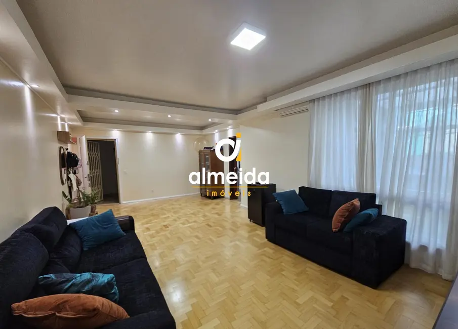 Apartamento com 2 quartos à venda, 113m2 em Centro, Santa Maria - RS - imagem 3 Foto 3 de Apartamento com 2 quartos à venda, 113m2 em Centro, Santa Maria - RS