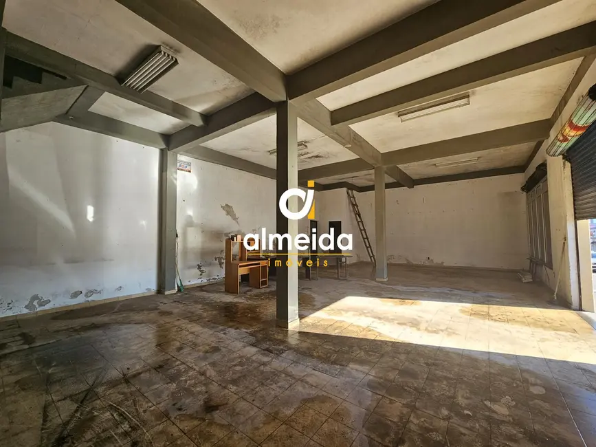 Foto 5 de Loja com 3 quartos à venda, 550m2 em Nossa Senhora do Rosário, Santa Maria - RS