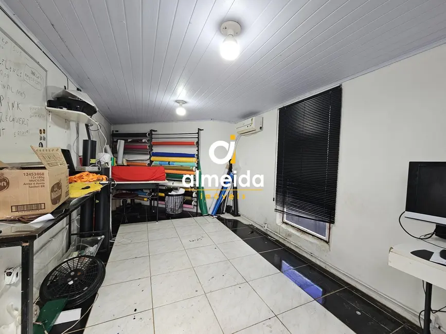 Foto 7 de Armazém / Galpão com 2 quartos para alugar, 100m2 em Santa Maria - RS