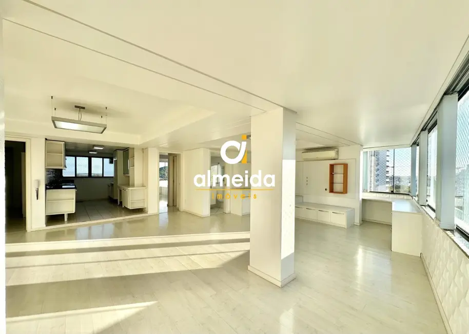 Foto 5 de Apartamento com 2 quartos à venda, 104m2 em Nossa Senhora Medianeira, Santa Maria - RS