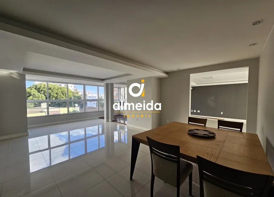 Foto 4 de Apartamento com 3 quartos à venda, 187m2 em Centro, Santa Maria - RS