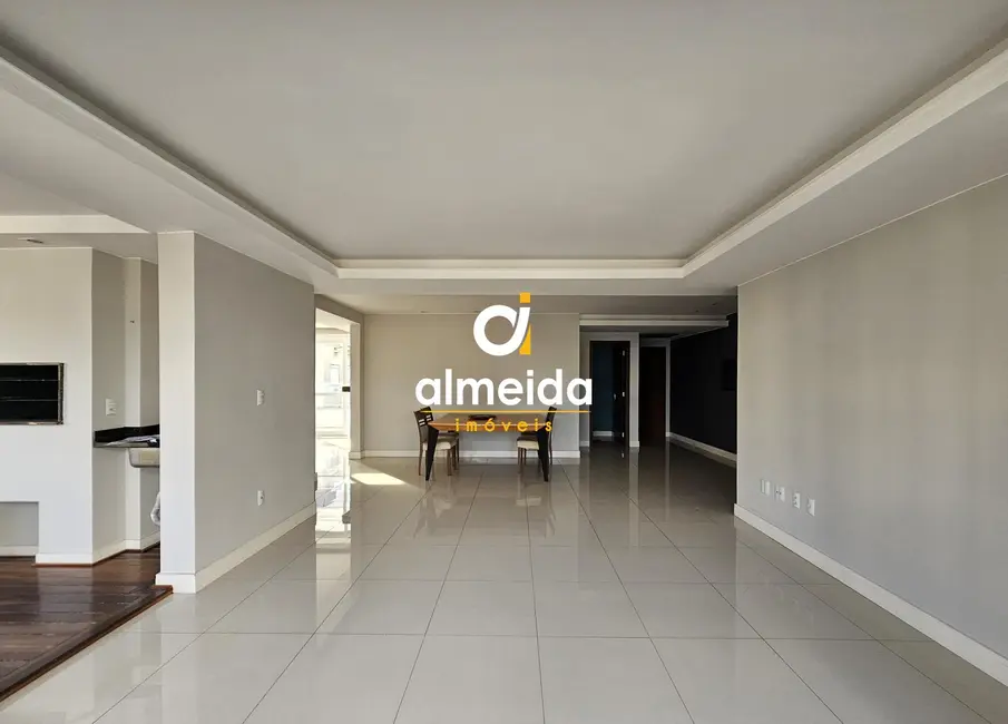 Foto 8 de Apartamento com 3 quartos à venda, 187m2 em Centro, Santa Maria - RS