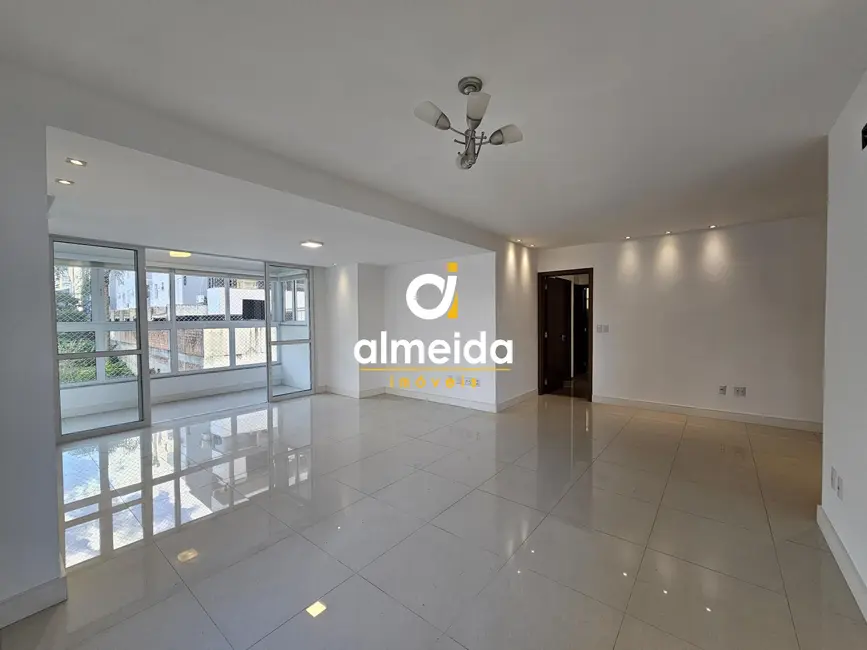 Apartamento com 3 quartos à venda, 154m2 em Centro, Santa Maria - RS - imagem 8 Foto 8 de Apartamento com 3 quartos à venda, 154m2 em Centro, Santa Maria - RS