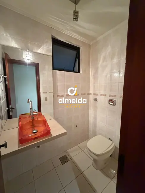 Apartamento com 3 quartos à venda, 179m2 em Nossa Senhora Medianeira, Santa Maria - RS - imagem 3 Foto 3 de Apartamento com 3 quartos à venda, 179m2 em Nossa Senhora Medianeira, Santa Maria - RS