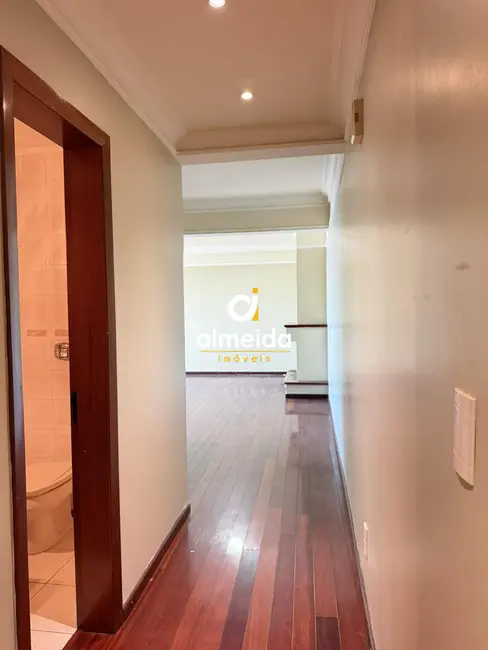 Apartamento com 3 quartos à venda, 179m2 em Nossa Senhora Medianeira, Santa Maria - RS - imagem 2 Foto 2 de Apartamento com 3 quartos à venda, 179m2 em Nossa Senhora Medianeira, Santa Maria - RS