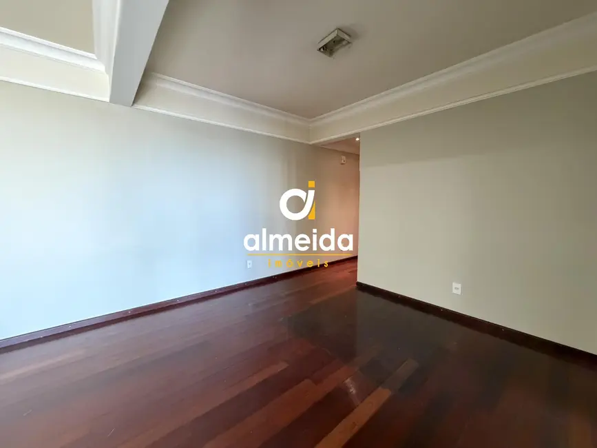 Apartamento com 3 quartos à venda, 179m2 em Nossa Senhora Medianeira, Santa Maria - RS - imagem 7 Foto 7 de Apartamento com 3 quartos à venda, 179m2 em Nossa Senhora Medianeira, Santa Maria - RS