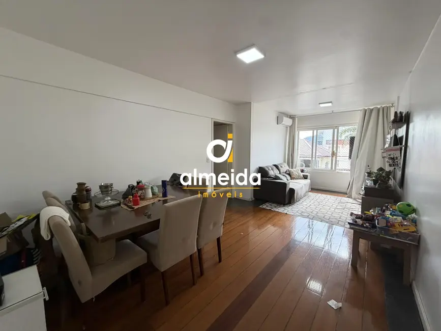 Foto 9 de Apartamento com 3 quartos à venda, 101m2 em Bonfim, Santa Maria - RS